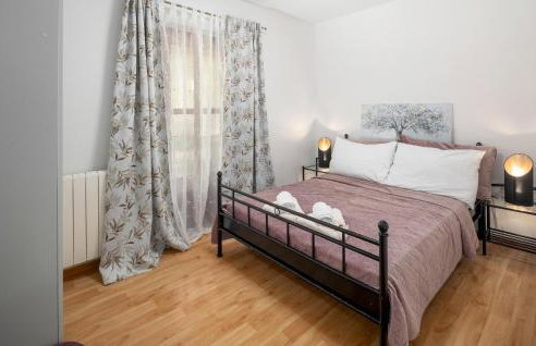 Lovely Home In Tinjan - Photo 43