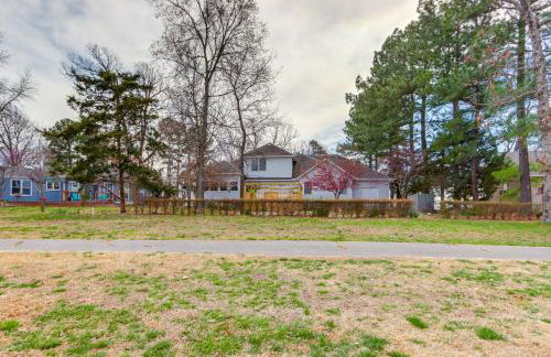 Hot Tub + Deck: 'Holiday Island Fairway Estate’ - Foto 35