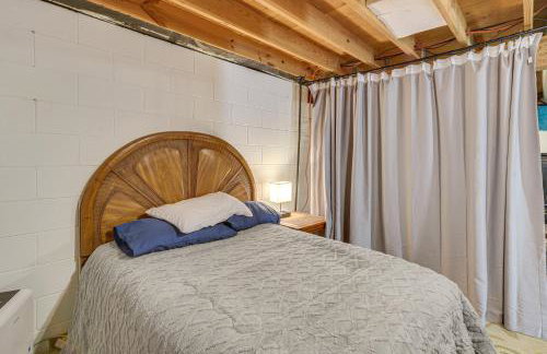 Walk to Crooked Lake Beach and Dtwn! Home with Patio - Foto 13