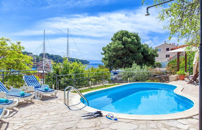 Villa in Sumartin Near Beach & Private Pool - Photo 12