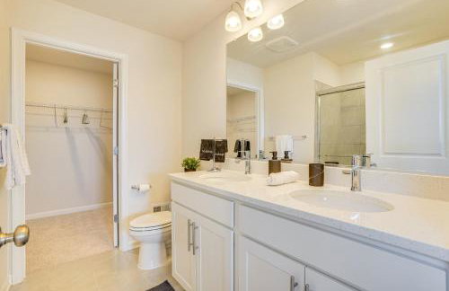 Frederick Townhome with Balcony, Close to Parks! - Foto 12