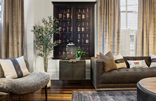 Bourbon-themed home w arcade & hot tub for groups - Foto 10