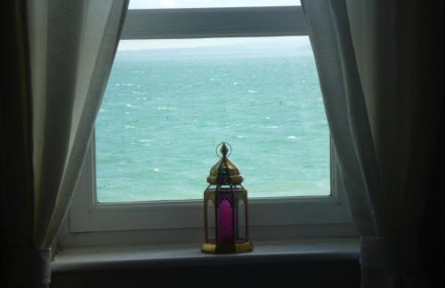 Stones Throw From The Beach - Stunning Sea View - Foto 3