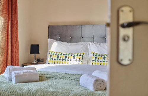 Spacious 7BR Home, Families & Contractors, Hot Tub - Foto 6