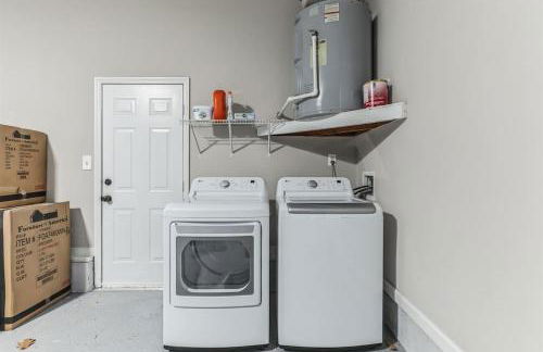 Charming Farmhouse Retreat in Madison AL - Photo 40