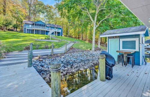 Waterfront Lake House Ideal Dock for Boats, Swimming, Fishing - Foto 1
