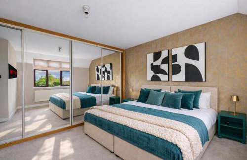 Meadow House with Driveway Parking, Spacious Garden, Fast Wifi and Smart TVs by Yoko Property - Foto 8