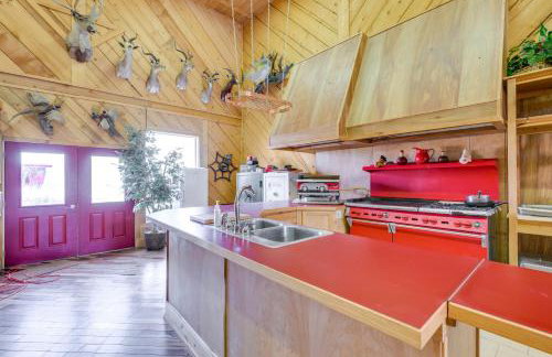 Salmon Vacation Rental with On-Site River Access! - Foto 13