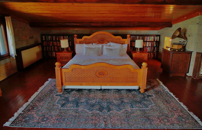 The Mira House - Photo 3