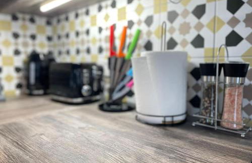 Exclusive 1 and 2 Bedroom Flats only 0,5 miles aw - Foto 6