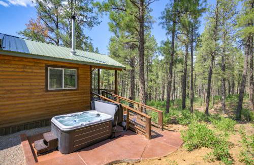 Cabin at the Little Ranch with Hiking On-Site! - Foto 1