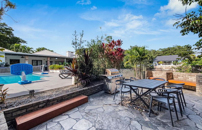 8BR Gem With Pool, Lake View & Tons of Amenities! - Foto 43