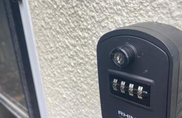 Self-contained studio with folding down Bed - Foto 13