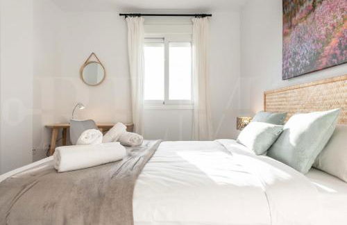 Stylish apartments with balcony & parking near the beach by REMS - Foto 36