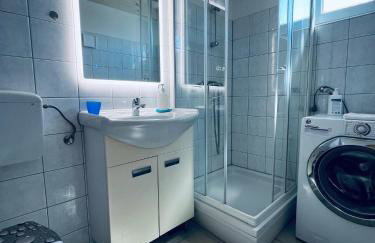 Sun n' Fun Apartments with Pool - Photo 24