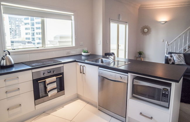 U Suites on Manners - Photo 25