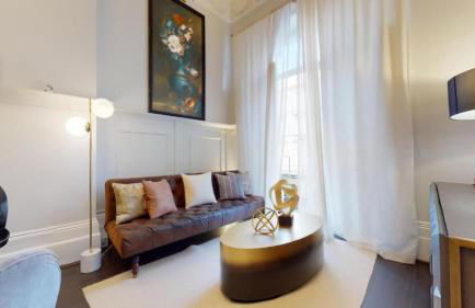 Stunning Hyde Park Home with Private Balcony & Lift Elevator Access - Foto 6