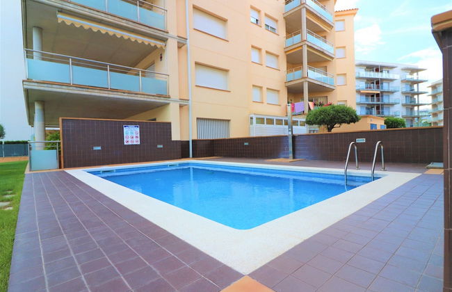 Apartment With Scenic View - Photo 23