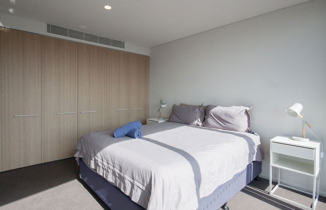 Modern 2 Bedroom Potts Point Apartment - Photo 10