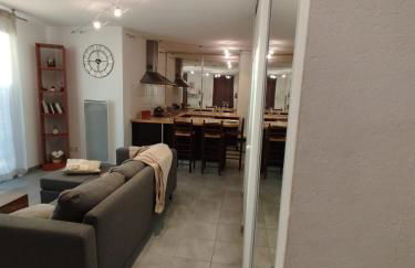 Essential Near stadium Air conditioning et Private parking - Foto 23