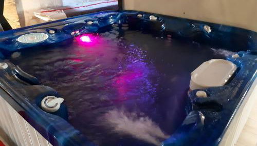 Luxueux Studio à Ambrières-les-Vallées - 85 m² avec Jacuzzi - Foto 3