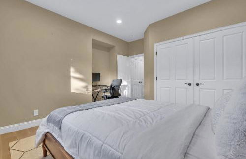 Luxury Retreat with Private Yard close to Beaches and FIFA Sleeps 10 - Foto 19