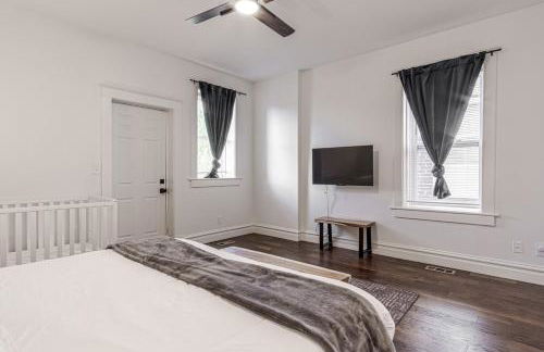 Ann Avenue Spacious 3BR Home with Games, Yard and Near Downtown - Photo 25