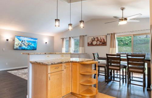 Perfect Getaway 3BR 3BA Home Close to Parks and Shopping - Foto 8