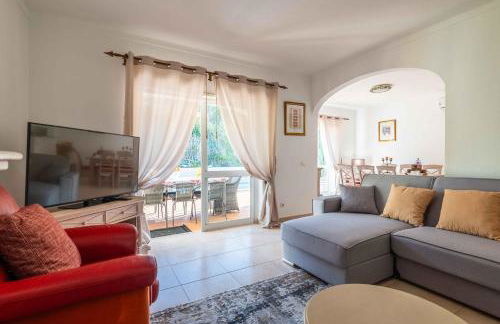 Villa Oasis, Piscina, Jacuzzi, Ténis e Praias! - Foto 9