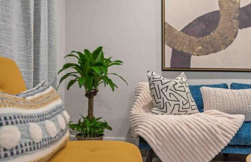 Steps away from Downtown Restaurants and Bars - King Bed - Foto 22