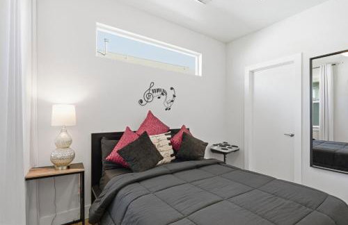 5 mins to Downtown - Houston Rodeo - Sleeps 7 - Photo 34