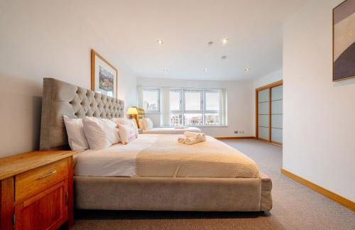 Weston's Penthouse sleep 11, 8 Beds Free Parking - Foto 7