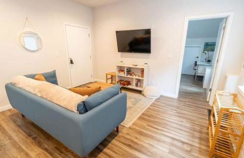 Walkable Apt Next to Restaurants, Bars, and Shops! - Foto 16