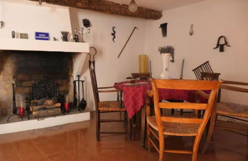Le Baguier, maison de caractère dans hameau typique provençal - Foto 18
