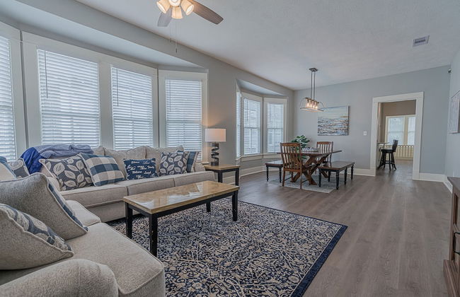 Uptown Cottage 2 Minutes to The Strand and Utmb - Foto 17