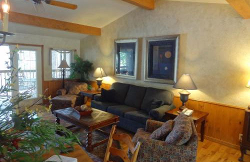 C16, Two bedroom, two bath, log-sided Harbor North luxury cottage with hot tub, cottage - Foto 4