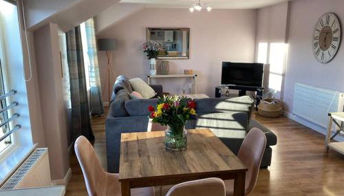 A Modern 2 Bedroom Apartment with Beautiful Views - Foto 3