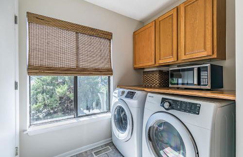 First Floor Condo - Walking distance to beach and pools! - Foto 9