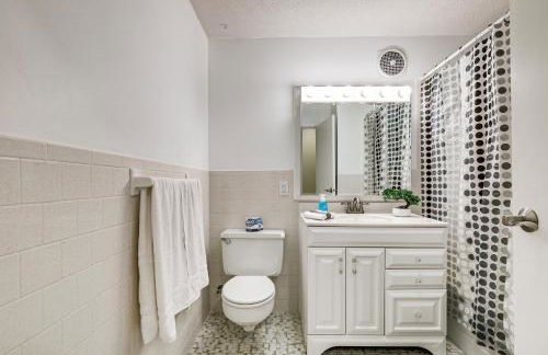 Pool and Game Room Spacious Brandon Home - Foto 26