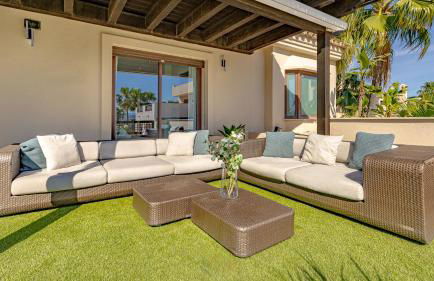 VACATION MARBELLA I Private HEATED Swimming pool, Walking distance to Puerto Banus, Security 24-7, BBQ, WiFi - Photo 21