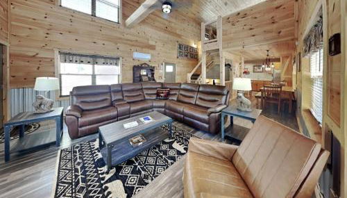 Falling Brook – Cozy Creekside Cabin with Hot Tub, Game Loft & Dog-Friendly Comfort - Foto 3