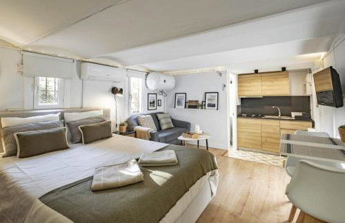 NEW Renovated COZY APPARTMENT CENTRIC - Photo 4