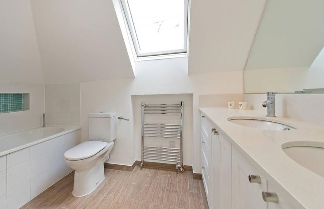 Spacious 7 Bedroom Family Home Barnes - Foto 16