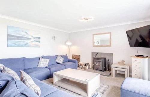 Tigh Na Mhor , Hot Tub , Games Room , 5 Bedroom ,Sleeps 13 , Large Villa - Photo 3