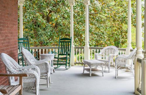 New Kid in Town - King Bed & Sofa Bed - Sleeps 2-4 - Photo 3