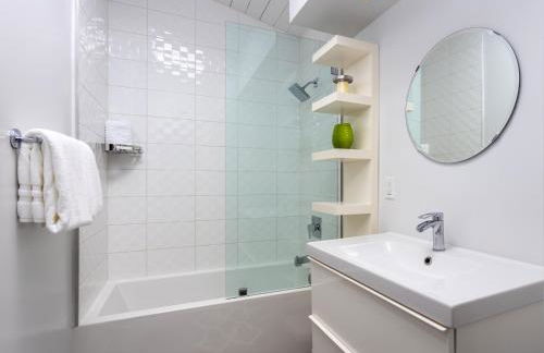 Shaken Not Stirred in Sunrise Park by Acme House Company - Foto 20