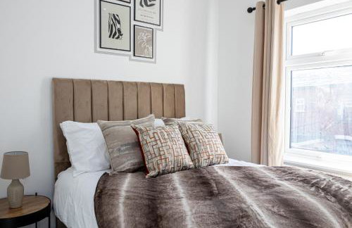 Bolton 2BR Cinema House, Free Parking, Fast WiFi, Comfortable Stay - Foto 11