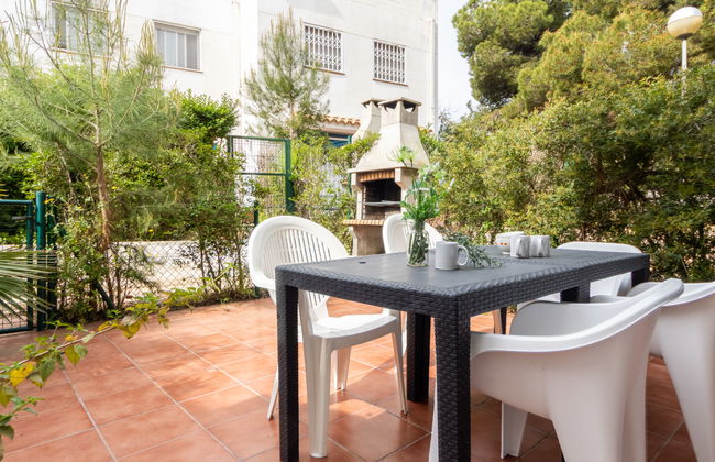 3 bedroom House in Salou with swimming pool and garden - Photo 26