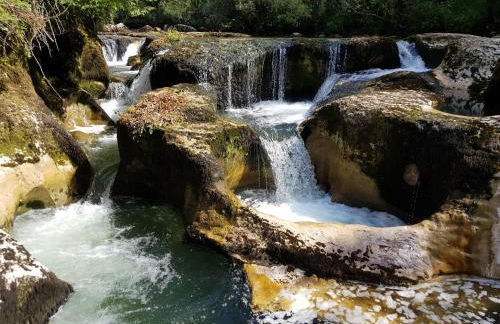 "Le Petit Paradis" au Centre Ville d'Oyonnax - Foto 77