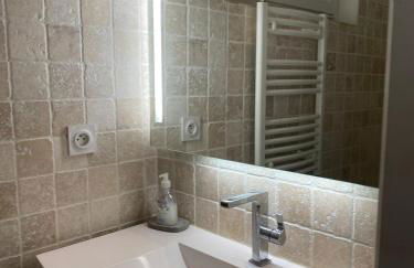 Villa Soleil Piscine Jacuzzi Pétanque Espace bbq billard et salons extérieurs - Foto 59